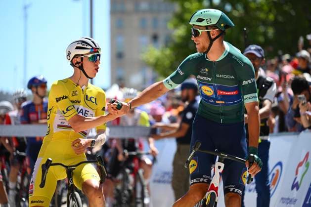 Tour de France 2025 Stage 16 MONT-VENTOUX, FRANCE - JULY 22 : Pogacar Tadej (SLO) of UAE Team Emirates and Milan Jonathan (ITA) of Lidl - Trek during stage 16 of the 112th edition of Tour de France an UCI World Tour 2.UWT cycling road race stage for Men Elite of 172 km with start in Montpellier and finish in Mont-Ventoux on July 22, 2025 in Mont-Ventoux, France, 22 07 2025 ( Motordriver Kenny Verfaillie - Mont-Ventoux France  Copyright: xVincentxKalutx