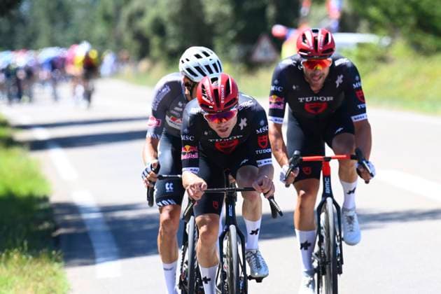 Tour de France 2025 Stage 16 MONT-VENTOUX, FRANCE - JULY 22 : Hirschi Marc (SUI) of Tudor Pro Cycling Team, Haller Marco (AUT) of Tudor Pro Cycling Team, Meurisse Xandro (BEL) of Alpecin - Deceuninck during stage 16 of the 112th edition of Tour de France an UCI World Tour 2.UWT cycling road race stage for Men Elite of 172 km with start in Montpellier and finish in Mont-Ventoux on July 22, 2025 in Mont-Ventoux, France, 22 07 2025 ( Motordriver Kenny Verfaillie - Mont-Ventoux France  Copyright: xVincentxKalutx