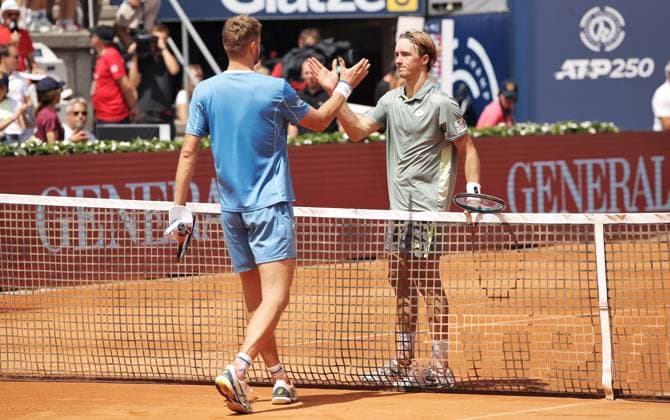 TENNIS - ATP, Tennis Herren Generali Open 2025 KITZBUEHEL,AUSTRIA,22.JUL.25 - TENNIS - ATP World Tour, Generali Open. Image shows Yannick Hanfmann (GER) and Lukas Neumayer (AUT).  GEPAxpictures xMatthiasxHauer