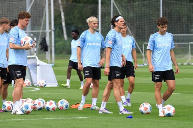 DEU, DFL, 2 FBL Hertha BSC, Training, 22 07 2025, Sportforum, Berlin, DEU, DFL, 2 FBL Hertha BSC, Training, im Bild Dawid Kownacki Hertha BSC Berlin 9 , Fabian Reese Hertha BSC Berlin 11 , Robert Kwasigroch Hertha BSC Berlin 13 DFL regulations prohibit any use of Photographs as image sequences and or quasi video nordphotoxGmbHx xEngler nph00076