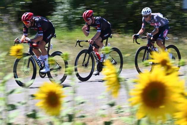 Tour de France 2025 Stage 16 MONT-VENTOUX, FRANCE - JULY 22 : Haller Marco (AUT) of Tudor Pro Cycling Team, Hirschi Marc (SUI) of Tudor Pro Cycling Team, Meurisse Xandro (BEL) of Alpecin - Deceuninck during stage 16 of the 112th edition of Tour de France an UCI World Tour 2.UWT cycling road race stage for Men Elite of 172 km with start in Montpellier and finish in Mont-Ventoux on July 22, 2025 in Mont-Ventoux, France, 22 07 2025 ( Motordriver Kenny Verfaillie - Mont-Ventoux France  Copyright: xVincentxKalutx
