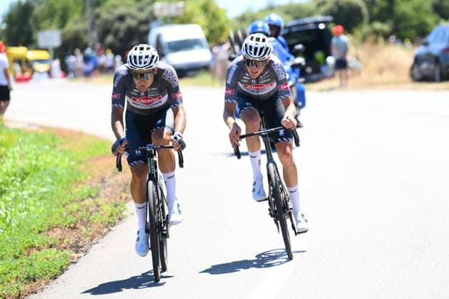 Tour de France 2025 Stage 16 MONT-VENTOUX, FRANCE - JULY 22 : Rickaert Jonas (BEL) of Alpecin - Deceuninck, Verstryngue Emiel (BEL) of Alpecin - Deceuninck during stage 16 of the 112th edition of Tour de France an UCI World Tour 2.UWT cycling road race stage for Men Elite of 172 km with start in Montpellier and finish in Mont-Ventoux on July 22, 2025 in Mont-Ventoux, France, 22 07 2025 ( Motordriver Kenny Verfaillie - Mont-Ventoux France  Copyright: xVincentxKalutx