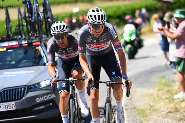 Tour de France 2025 Stage 16 MONT-VENTOUX, FRANCE - JULY 22 : Rickaert Jonas (BEL) of Alpecin - Deceuninck, Verstryngue Emiel (BEL) of Alpecin - Deceuninck during stage 16 of the 112th edition of Tour de France an UCI World Tour 2.UWT cycling road race stage for Men Elite of 172 km with start in Montpellier and finish in Mont-Ventoux on July 22, 2025 in Mont-Ventoux, France, 22 07 2025 ( Motordriver Kenny Verfaillie - Mont-Ventoux France  Copyright: xVincentxKalutx