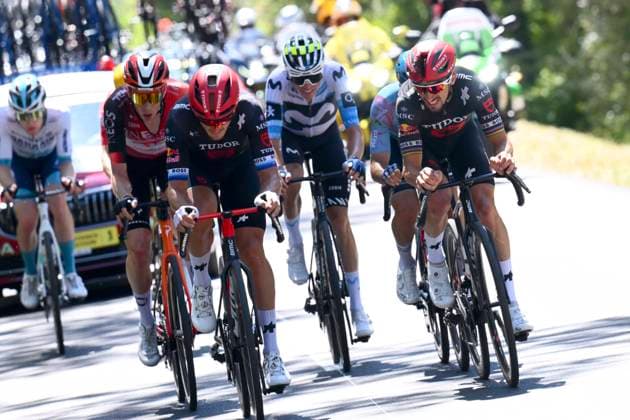Tour de France 2025 Stage 16 MONT-VENTOUX, FRANCE - JULY 22 : Trentin Matteo (ITA) of Tudor Pro Cycling Team, Alaphilippe Julian (FRA) of Tudor Pro Cycling Team during stage 16 of the 112th edition of Tour de France an UCI World Tour 2.UWT cycling road race stage for Men Elite of 172 km with start in Montpellier and finish in Mont-Ventoux on July 22, 2025 in Mont-Ventoux, France, 22 07 2025 ( Motordriver Kenny Verfaillie - Mont-Ventoux France  Copyright: xVincentxKalutx