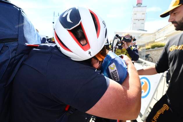 Tour de France 2025 Stage 16 MONT-VENTOUX, FRANCE - JULY 22 : Paret-Peintre Valentin (FRA) of Soudal Quick-Step celebrates the victory after stage 16 of the 112th edition of Tour de France an UCI World Tour 2.UWT cycling road race stage for Men Elite of 172 km with start in Montpellier and finish in Mont-Ventoux on July 22, 2025 in Mont-Ventoux, France, 22 07 2025 ( Motordriver Kenny Verfaillie - Mont-Ventoux France  Copyright: xTimxVanxWichelenx