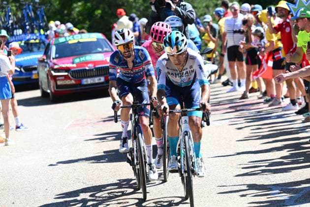 Tour de France 2025 Stage 16 MONT-VENTOUX, FRANCE - JULY 22 : Healy Ben (IRL) of EF Education - Easypost, Buitrago Santiago (COL) of Bahrain - Victorious, Paret-Peintre Valentin (FRA) of Soudal Quick-Step during stage 16 of the 112th edition of Tour de France an UCI World Tour 2.UWT cycling road race stage for Men Elite of 172 km with start in Montpellier and finish in Mont-Ventoux on July 22, 2025 in Mont-Ventoux, France, 22 07 2025 ( Motordriver Kenny Verfaillie - Mont-Ventoux France  Copyright: xVincentxKalutx