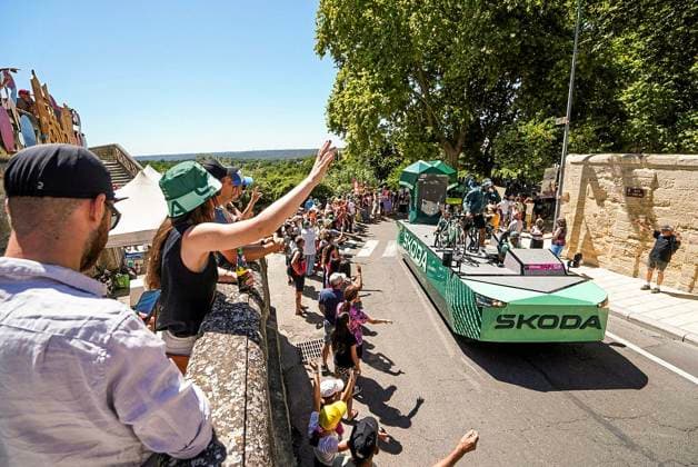 MANI20250722B01 PHOTOPQR LE MIDI LIBRE MiKAEL ANISSET ; NIMES ; 22 07 2025 ; UZES GARD TOUR DE FRANCE 2025 TDF AMBIANCE - The 112th edition of the Tour de France starts on Saturday 5 July in Lille, France, and will finish in Paris, France on the 27th of July. July 22, 2025 stage 16 of the 2025 Tour de France cycling race, from Montpellier to Mont Ventoux (172 km) NIMES GARD France  Copyright: xPHOTOPQR LExMIDIxLIBRE MAXPPPxMiKAELxANISSETx 20250722MDL6462 20250722MDL6462