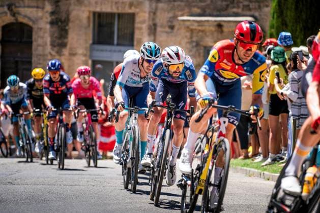 MANI20250722A01 PHOTOPQR LE MIDI LIBRE MiKAEL ANISSET ; NIMES ; 22 07 2025 ; VAINQUEUR TDF VALENTIN PARET-PEINTRE SOUDAL QUICK STEP TOUR DE FRANCE 2025 ETAPE 16 MONT VENTOUX ICI EN PHOTO AU PASSAGE SUR LA VILLE D UZES DANS LE GARD - The 112th edition of the Tour de France starts on Saturday 5 July in Lille, France, and will finish in Paris, France on the 27th of July. July 22, 2025 stage 16 of the 2025 Tour de France cycling race, from Montpellier to Mont Ventoux (172 km) NIMES GARD France  Copyright: xPHOTOPQR LExMIDIxLIBRE MAXPPPxMiKAELxANISSETx 20250722MDL6509 20250722MDL6509
