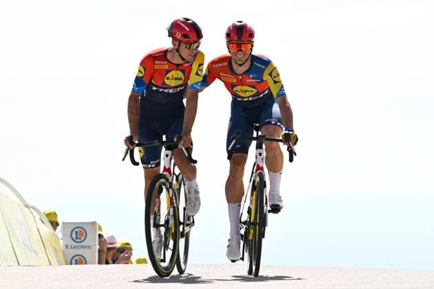 Tour de France 2025 Stage 16 MONT-VENTOUX, FRANCE - JULY 22 : Nys Thibau (BEL) of Lidl - Trek during stage 16 of the 112th edition of Tour de France an UCI World Tour 2.UWT cycling road race stage for Men Elite of 172 km with start in Montpellier and finish in Mont-Ventoux on July 22, 2025 in Mont-Ventoux, France, 22 07 2025 ( Motordriver Kenny Verfaillie - Mont-Ventoux France  Copyright: xJanxDexMeuleneirx