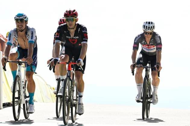 Tour de France 2025 Stage 16 MONT-VENTOUX, FRANCE - JULY 22 : rider of Alpecin-Deceuninck during stage 16 of the 112th edition of Tour de France an UCI World Tour 2.UWT cycling road race stage for Men Elite of 172 km with start in Montpellier and finish in Mont-Ventoux on July 22, 2025 in Mont-Ventoux, France, 22 07 2025 ( Motordriver Kenny Verfaillie - Mont-Ventoux France  Copyright: xJanxDexMeuleneirx