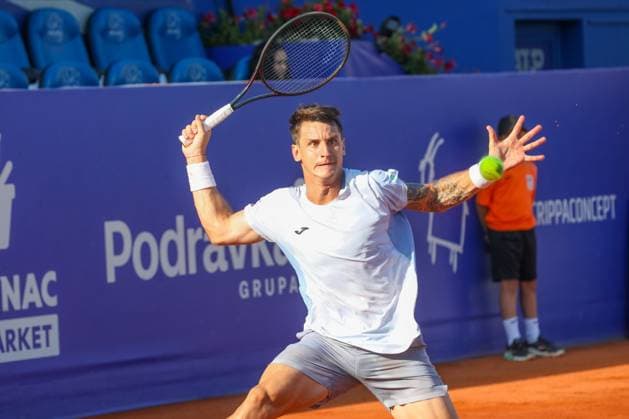 Umag, Croatia, 220725. 35th Plava Laguna Croatia Open Umag. Tennis match between Francesco Passaro and Camilo Ugo Carabelli. In the photo: Camilo Ugo Carabelli. Photo: Goran Sebelic CROPIX Copyright: xxGoranxSebelicx passaro_carabelli14-220725