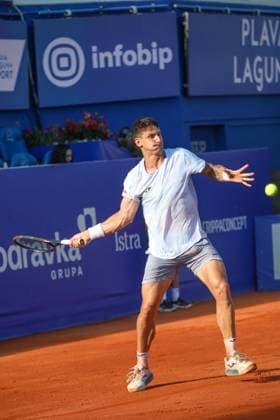 Umag, Croatia, 220725. 35th Plava Laguna Croatia Open Umag. Tennis match between Francesco Passaro and Camilo Ugo Carabelli. In the photo: Camilo Ugo Carabelli. Photo: Goran Sebelic CROPIX Copyright: xxGoranxSebelicx passaro_carabelli16-220725