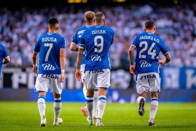 2025.07.22 Poznan pilka nozna - runda kwalifikacjyjna Liga Mistrzow N z Lech Poznan cieszynka Foto Gleb Soboliev PressFocus 2025.07.22 Poznan football - qualification round UEFA Champions League Lech Poznan - Breidablik Kopavogur Lech Poznan cieszynka Credit: Gleb Soboliev PressFocus NEWSPIX.PL --- newspix.pl 