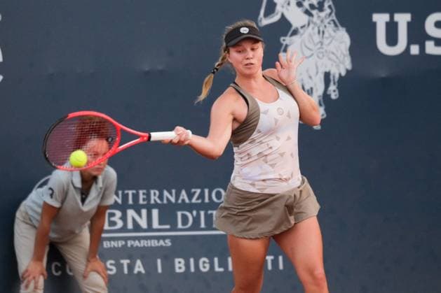 TENNIS - Internazionali di Tennis - 36° Palermo Ladies Open Veronika Erjavec in action against Panna Udvardy during the 36th Palermo Ladies Open at Country Time Club during 36Â° Palermo Ladies Open, International Tennis match in Palermo, Italy, July 22 2025 Palermo Italy  Copyright: xIPAxSport ABACAx