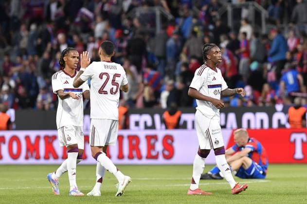 Fottball players of Servette Geneva celebrate victory after the European League 2nd qualifying round opening match Viktoria Plzen vs Servette Geneva in Plzen, Czech Republic, July 22, 2025. (CTKxPhoto MiroslavxChaloupka) CTKPhotoP2025072207304  CTKPhotoP2025072207304