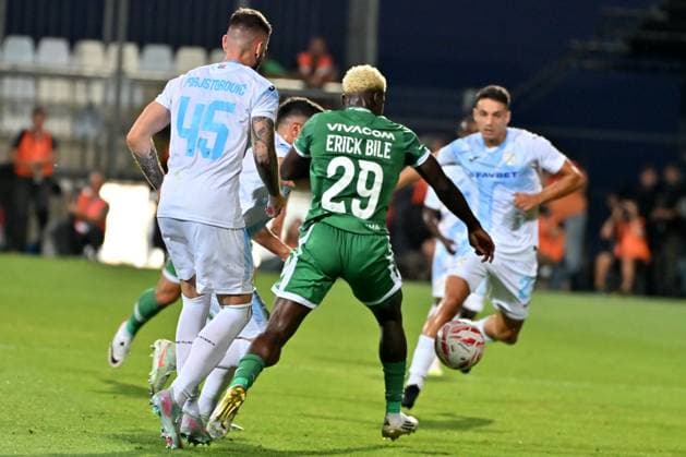 Rijeka, Croatia, July 22th 2025: Yves Erick Bile of Ludogorets (C) in action against Ante Majstorovic of Rijeka (L) during the UEFA Champions League, Second qualifying round, 1st leg, match between Rijeka (Croatia) and Ludogorets (Bulgaria) at Stadium Rujevica, Rijeka, Croatia. (Igor Kupljenik SPP) Copyright: xIgorxKupljenikx xSPPx SPP_1027378