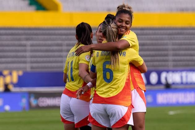Daniela Montoya (6) celebrates her goal with Jorelyn Carabali of Colombia during the Group B match of Copa America Feminina between Colombia and Bolivia at Estadio Gonzalo Pozo Ripalda on July 22, 2025 in Quito, Ecuador (Photo by Camilla Stolen Imago) Buenos Aires Ecuador Copyright: xCamillaxStolenx L1044602