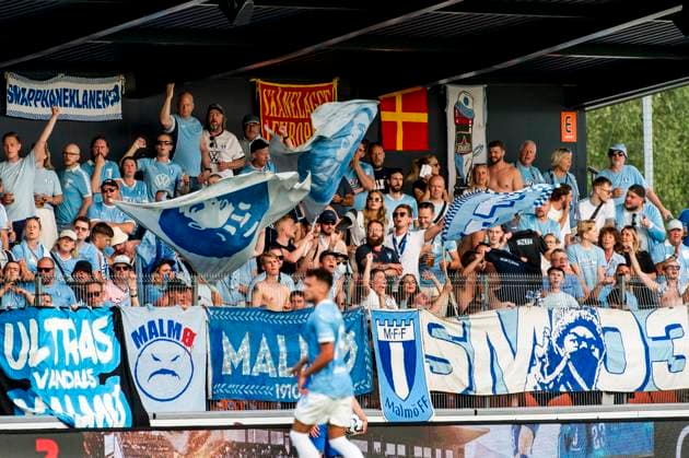 250722 Supporters of Malmö FF during the UEFA Champions League qualifier football match between FK RFS and Malmö FF on July 22, 2025 in Riga Photo Christian Örnberg BILDBYRAN COP 166 CO0590 fotboll football soccer fotball uefa champions league qualifiers champions league fk rfs malmö ff bbeng publik  Copyright: CHRISTIANxÖRNBERG BB250722CO139