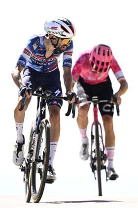 French Valentin Paret-Peintre of Soudal Quick-Step and Irish Ben Healy of EF Education-EasyPost sprint to the finish of stage 16 of the 2025 Tour de France cycling race, from Montpellier to Mont Ventoux (172 km), on Tuesday 22 July 2025 in France. The 112th edition of the Tour de France starts on Saturday 5 July in Lille, France, and will finish in Paris, France on the 27th of July. JASPERxJACOBS  x129790725x