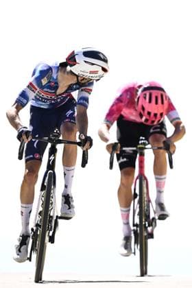 French Valentin Paret-Peintre of Soudal Quick-Step and Irish Ben Healy of EF Education-EasyPost sprint to the finish of stage 16 of the 2025 Tour de France cycling race, from Montpellier to Mont Ventoux (172 km), on Tuesday 22 July 2025 in France. The 112th edition of the Tour de France starts on Saturday 5 July in Lille, France, and will finish in Paris, France on the 27th of July. JASPERxJACOBS  x129790786x