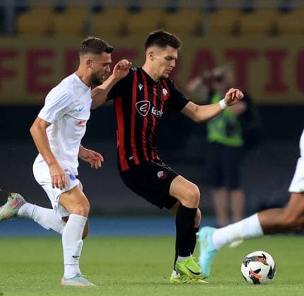 22.07.2025 Skopje KF Shkendija Tetovo-FCSB champion s league qualifiers second leg men s football Ovidiu Perianu (L) FCSB , Reshat Ramadani (R) Shkendija :