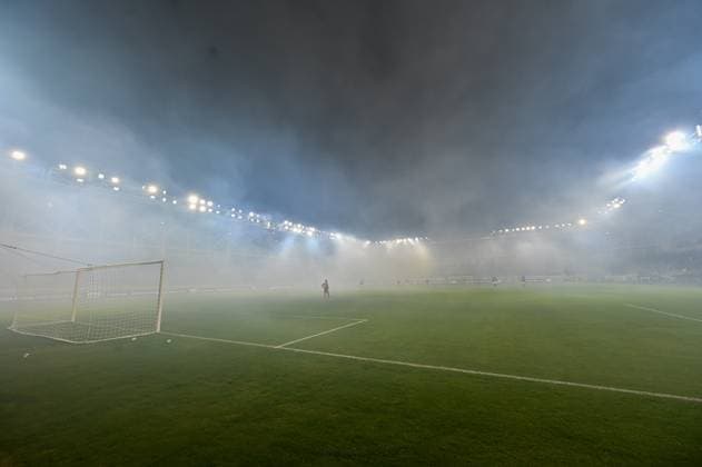 Champions League Leg 1: Pafos FC v MACCABI TEL AVIV The stadium fills with flares during the Uefa Champions League Leg 1 game Pafos FC v Maccabi Tel Aviv at Alphamega Stadium on 22 of July 2025 Limassol Limassol CYPRUS Copyright: xXENOPHONxKARAKALOSx