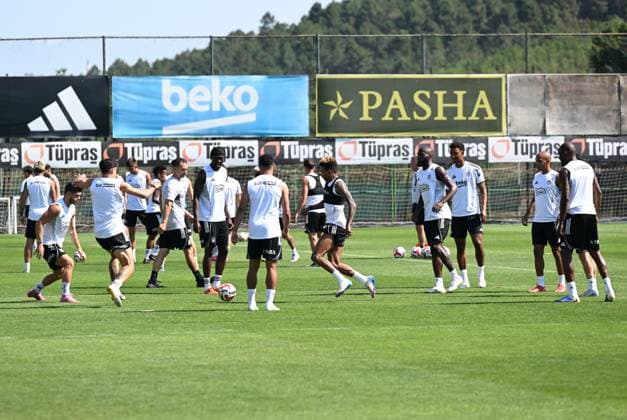 Besiktas players continue preparations against Shakhtar Donetsk match in Istanbul ISTANBUL, TURKIYE - JULY 23: Besiktas players continue preparations for their UEFA Europa League second qualifying round first leg match against Ukrainian side Shakhtar Donetsk with a final training session held at the BJK Nevzat Demir Facilities under the supervision of head coach Ole Gunnar Solskjaer, on July 23, in Istanbul, Turkiye. Hakan Nural Anadolu Istanbul Turkey. Editorial use only. Please get in touch for any other usage.  Copyright: x2025xAnadoluxHakanxNuralx