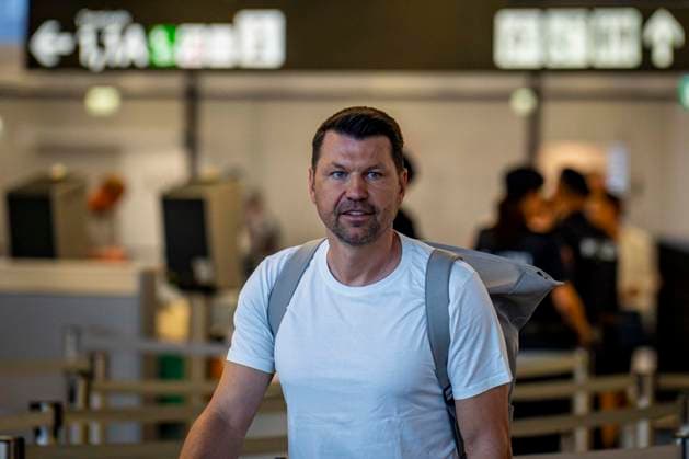 SOCCER - UEFA ECL, Decic vs Rapid SCHWECHAT,AUSTRIA,23.JUL.25 - SOCCER - UEFA Europa Conference League, qualification, FK Decic Tuzi vs SK Rapid Wien, preview, departure Rapid. Image shows sporting director Markus Katzer (Rapid).  GEPAxpictures xKevinxHackner