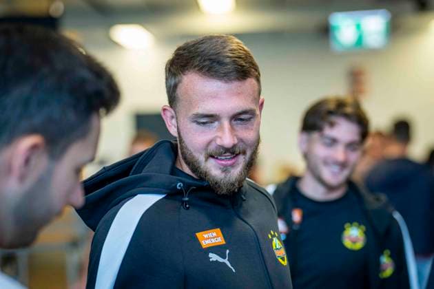 SOCCER - UEFA ECL, Decic vs Rapid SCHWECHAT,AUSTRIA,23.JUL.25 - SOCCER - UEFA Europa Conference League, qualification, FK Decic Tuzi vs SK Rapid Wien, preview, departure Rapid. Image shows Jannes Horn (Rapid).  GEPAxpictures xKevinxHackner