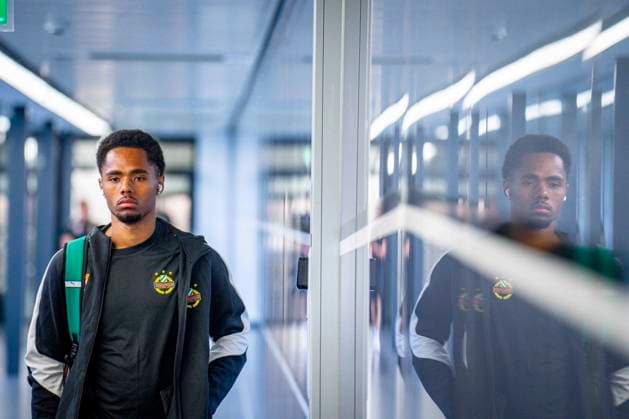 SOCCER - UEFA ECL, Decic vs Rapid SCHWECHAT,AUSTRIA,23.JUL.25 - SOCCER - UEFA Europa Conference League, qualification, FK Decic Tuzi vs SK Rapid Wien, preview, departure Rapid. Image shows Peter Nosa Dahl (Rapid).  GEPAxpictures xKevinxHackner