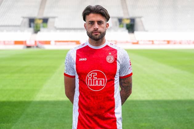 Jose Enrique Rios Alonso Rot Weiss Essen 3 Liga, Porträttermin 2025 2026, 22 07 2025 Nordrhein Westfahlen Germany