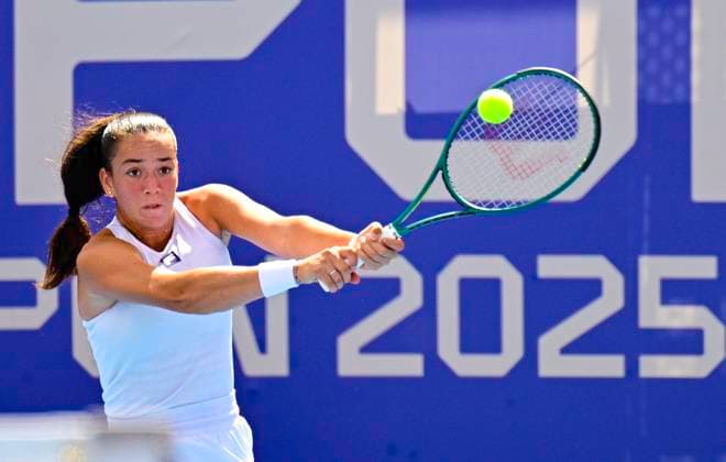 Czech tennis player Tereza Valentova playes against Rebecca Sramkova of Slovakia at the WTA, Tennis Damen Livesport Prague Open 2025 on the courts of TK Sparta Prague, in Prague, Czech Republic, on July 23, 2025. (CTKxPhoto RomanxVondrous) CTKPhotoP2025072303678  CTKPhotoP2025072303678