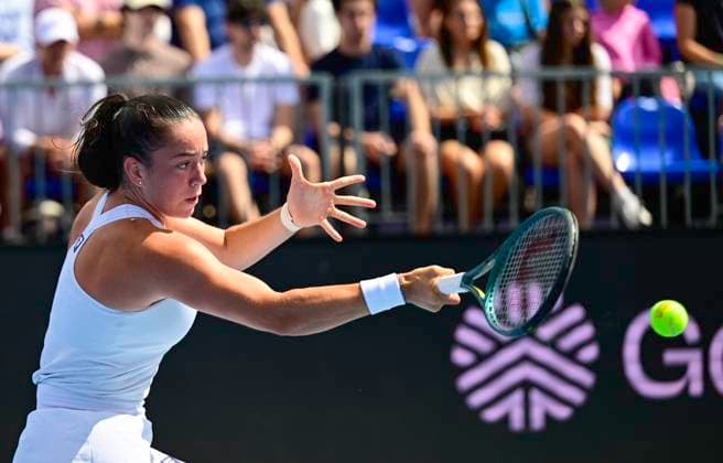 Czech tennis player Tereza Valentova playes against Rebecca Sramkova of Slovakia at the WTA, Tennis Damen Livesport Prague Open 2025 on the courts of TK Sparta Prague, in Prague, Czech Republic, on July 23, 2025. (CTKxPhoto RomanxVondrous) CTKPhotoP2025072303701  CTKPhotoP2025072303701
