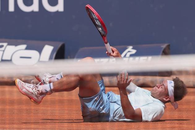 Sebastian Baez ARG slips and falls to the ground, Mens Singles, Gentlemen s Singles Tennis Generali Open Kitzbuehel 2025 ATP 250 Kitzbuehler Tennis Club Kitzbuehel Tirol Austria 23 July 2025 Sebastian Baez ARG , Mens Singles, Gentlemen s Singles Tennis Generali Open Kitzbuehel 2025 ATP 250 Kitzbuehler Tennis Club Kitzbuehel Tirol Austria 23 July 2025 Copyright: xJuergenxHasenkopfx