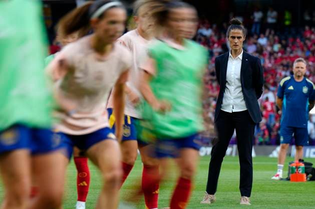 Spain v Switzerland - UEFA Women s EURO 2025 Quarter-Final Montse Tome Vazquez head coach of Spain during the warm-up before the UEFA Women s EURO 2025 Quarter-Final match between Spain v Switzerland at Stadion Wankdorf on July 18, 2025 in Bern, Switzerland. Bern Switzerland  Copyright: xJosexBretonx originalFilename:bretonhernandez-spainvsw250718_npkuQ.jpg