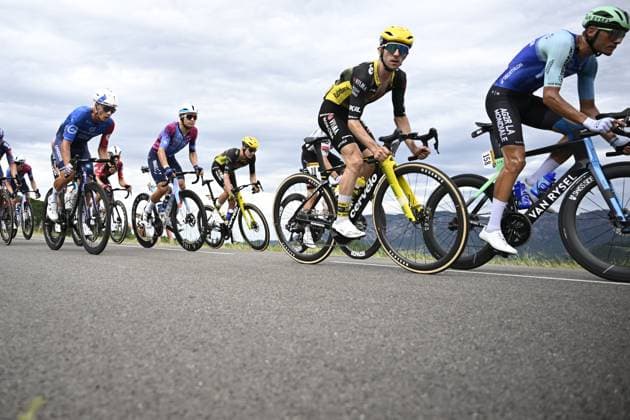 British Simon Yates of Team Visma Lease a Bike pictured in action during stage 17 of the 2025 Tour de France cycling race, from Bollene to Valence (161km), on Wednesday 23 July 2025 in France. The 112th edition of the Tour de France starts on Saturday 5 July in Lille, France, and will finish in Paris, France on the 27th of July. JASPERxJACOBS  x129861005x