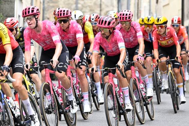 Tour de France 2025 Stage 17 VALENCE, FRANCE - JULY 23 : Healy Ben (IRL) of EF Education - Easypost during stage 17 of the 112th edition of Tour de France an UCI World Tour 2.UWT cycling road race stage for Men Elite of 161 km with start in Bollene and finish in Valence on July 23, 2025 in Valence, France, 23 07 2025 ( Motordriver Kenny Verfaillie - Valence France  Copyright: xJanxDexMeuleneirx