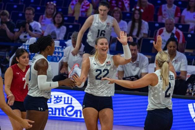 Italy - USA 23.07.2025 Lodz, Poland, women s Volleyball Nations League 2025, final round finals quarterfinals, game ( match ) Italy - USA; (siatkowka, Liga Narodow kobiet, cwiercfinal , runda finalowa Wlochy - USA) image shows: Alexis Rodriguez (7) Sarah Franklin (22) Jordyn Poulter (2) photo Katarzyna Plewczynska Fotostyk Copyright: xKatarzynaxPlewczynskax 20250723FCTKP236