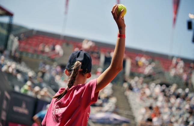 TENNIS - ATP, Tennis Herren Generali Open 2025 KITZBUEHEL,AUSTRIA,23.JUL.25 - TENNIS - ATP World Tour, Generali Open. Image shows a ballkid.  GEPAxpictures xMatthiasxHauer