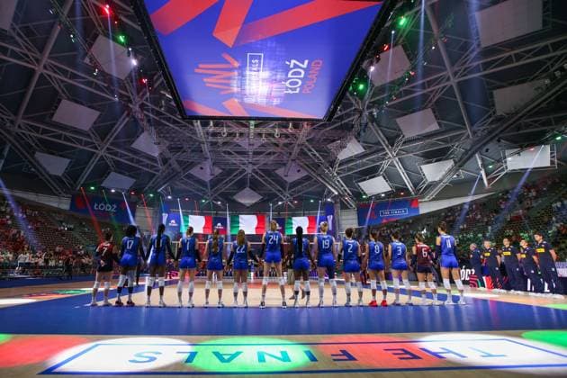 LODZ 23.07.2025 SIATKOWKA KOBIET LIGA NARODOW 2025 - MECZ CWIERCFINALOWY: WLOCHY - USA --- WOMENS VOLLEYBALL NATIONS LEAGUE 2025 FINALS - QUARTERFINAL MATCH IN LODZ: ITALY - USA REPREZENTACJA WLOCH TEAM ITALY HYMN ANTHEM FOT. ANNA KLEPACZKO FOTOPYK NEWSPIX.PL --- newspix.pl 