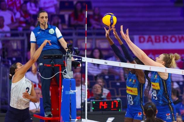 LODZ 23.07.2025 SIATKOWKA KOBIET LIGA NARODOW 2025 - MECZ CWIERCFINALOWY: WLOCHY - USA --- WOMENS VOLLEYBALL NATIONS LEAGUE 2025 FINALS - QUARTERFINAL MATCH IN LODZ: ITALY - USA MADISEN SKINNER PAOLA OGECHI EGONU SARAH LOUISA FAHR FOT. ANNA KLEPACZKO FOTOPYK NEWSPIX.PL --- newspix.pl 