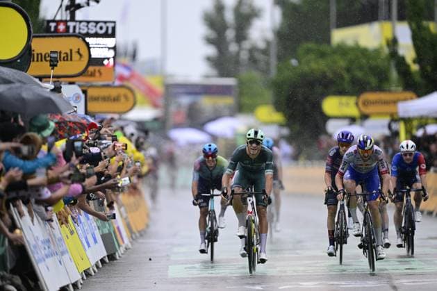 Italian Jonathan Milan of Lidl-Trek and Belgian Jordi Meeus of RedBull-BORA-hansgrohe cross the finish line of stage 17 of the 2025 Tour de France cycling race, from Bollene to Valence (161km), on Wednesday 23 July 2025 in France. The 112th edition of the Tour de France starts on Saturday 5 July in Lille, France, and will finish in Paris, France on the 27th of July. DIRKxWAEM  x129863890x