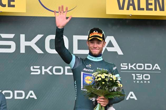 Tour de France 2025 Stage 17 VALENCE, FRANCE - JULY 23 : Milan Jonathan (ITA) of Lidl - Trek pictured with the green jersey during the podium ceremony of stage 17 of the 112th edition of Tour de France an UCI World Tour 2.UWT cycling road race stage for Men Elite of 161 km with start in Bollene and finish in Valence on July 23, 2025 in Valence, France, 23 07 2025 ( Motordriver Kenny Verfaillie - Valence France  Copyright: xJanxDexMeuleneirx