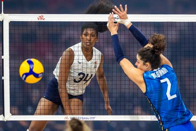 Women s Volleyball Nations League Finals 2025 Stephanie Samedy during the Woman™s Volleyball Nations League 2025 Quarter-finals match between Italy and USA , at Atlas Arena in Lodz, Poland, on July 23, 2025. Lodz Poland  Copyright: xAndrzejxIwanczukx originalFilename:iwanczuk-womensvo250723_np1SX.jpg