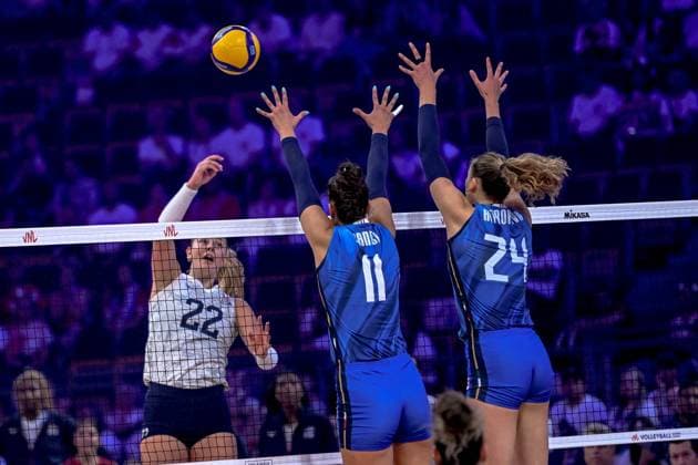 LODZ 23.07.2025 SIATKOWKA KOBIET LIGA NARODOW 2025 TURNIEJ FINALOWY: WLOCHY - USA --- WOMENS VOLLEYBALL NATIONS LEAGUE 2025 FINAL ROUND MATCH IN LODZ: ITALY - USA N Z SARAH FRANKLIN ANNA DANESI EKATERINA ANTROPOVA FOT. PAWEL PIOTROWSKI 400MM.PL NEWSPIX.PL --- newspix.pl 