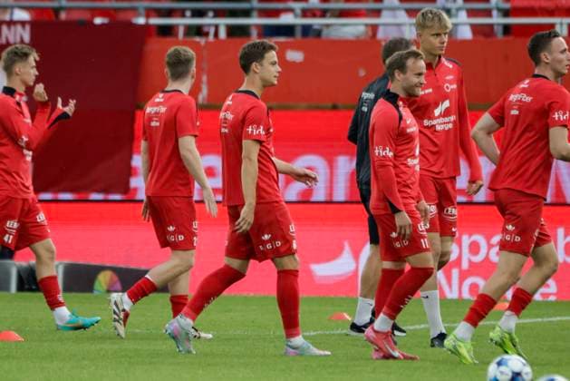 Champions Leauge Qualification 2025 SK Brann FC Red Bull Salzburg Bergen 20250723 Branns Felix Horn Myhre and Bard Finne for the Champions Leauge qualifier between SK Brann and FC Red Bull Salzburg at Brann Stadium Photo Paul S Amundsen NTB Bergen Norway EDITORIAL USE ONLY RESTRICTED USE FOR BETTING COMPANIES  Copyright: xPaulxS.xAmundsenx xNTBx