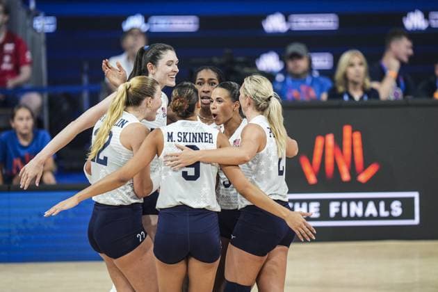 Italy v USA - Women s Volleyball Nations League quarter-finals LODZ, POLAND - JULY 23: Players of USA celebrate after scoring a point during FIVB Women s Volleyball Nations League quarter-finals final round between Italy and USA in Lodz, Poland on July 23, 2025. Beyza Comert Anadolu Lodz Poland. Editorial use only. Please get in touch for any other usage.  Copyright: x2025xAnadoluxBeyzaxComertx