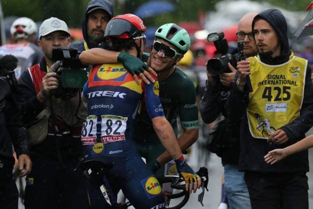Tour de France - UCI Cycling Race 2025 Pierre Teyssot MAXPPP ; Tour de France - UCI Cycling Race 2025 in Valence, France on July 23, 2025. Stage 17 from Bollene to Valence - 160.4 km. Jonathan Milan (ITA) LTK and Simone Consonni (ITA) LTK Pierre Teyssot Maxppp Valence Drome France  Copyright: xMAXPPPxPierrexTeyssotx PT7_0297 PT7_0297