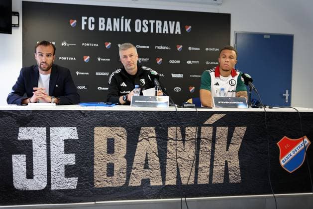 OSTRAWA 23.07.2025 KONFERENCJA PRASOWA LEGII WARSZAWA PRZED MECZEM LIGA EUROPY --- LEGIA WARSAW press conference, PK, Pressekonferenz BEFORE UEFA EUROPA LEAGUE MATCH PAWEL FELICIAK EDWARD IORDANESCU STEVE KAPUADI FOT. PIOTR KUCZA FOTOPYK NEWSPIX.PL --- newspix.pl 