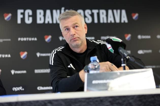 OSTRAWA 23.07.2025 KONFERENCJA PRASOWA LEGII WARSZAWA PRZED MECZEM LIGA EUROPY --- LEGIA WARSAW press conference, PK, Pressekonferenz BEFORE UEFA EUROPA LEAGUE MATCH EDWARD IORDANESCU FOT. PIOTR KUCZA FOTOPYK NEWSPIX.PL --- newspix.pl 